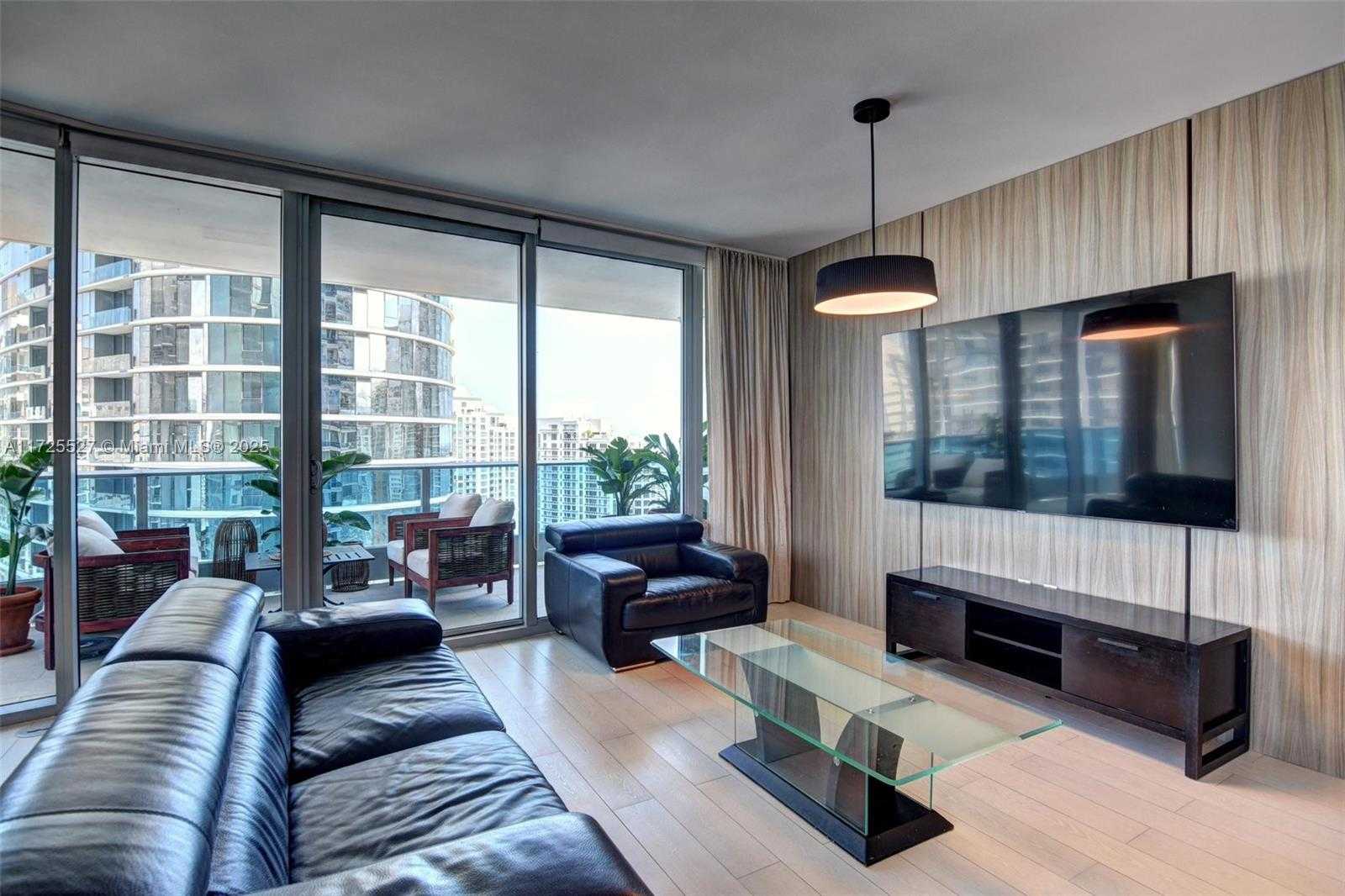 Small Image of 200 BISCAYNE BOULEVARD WAY #3901, Miami Number 8