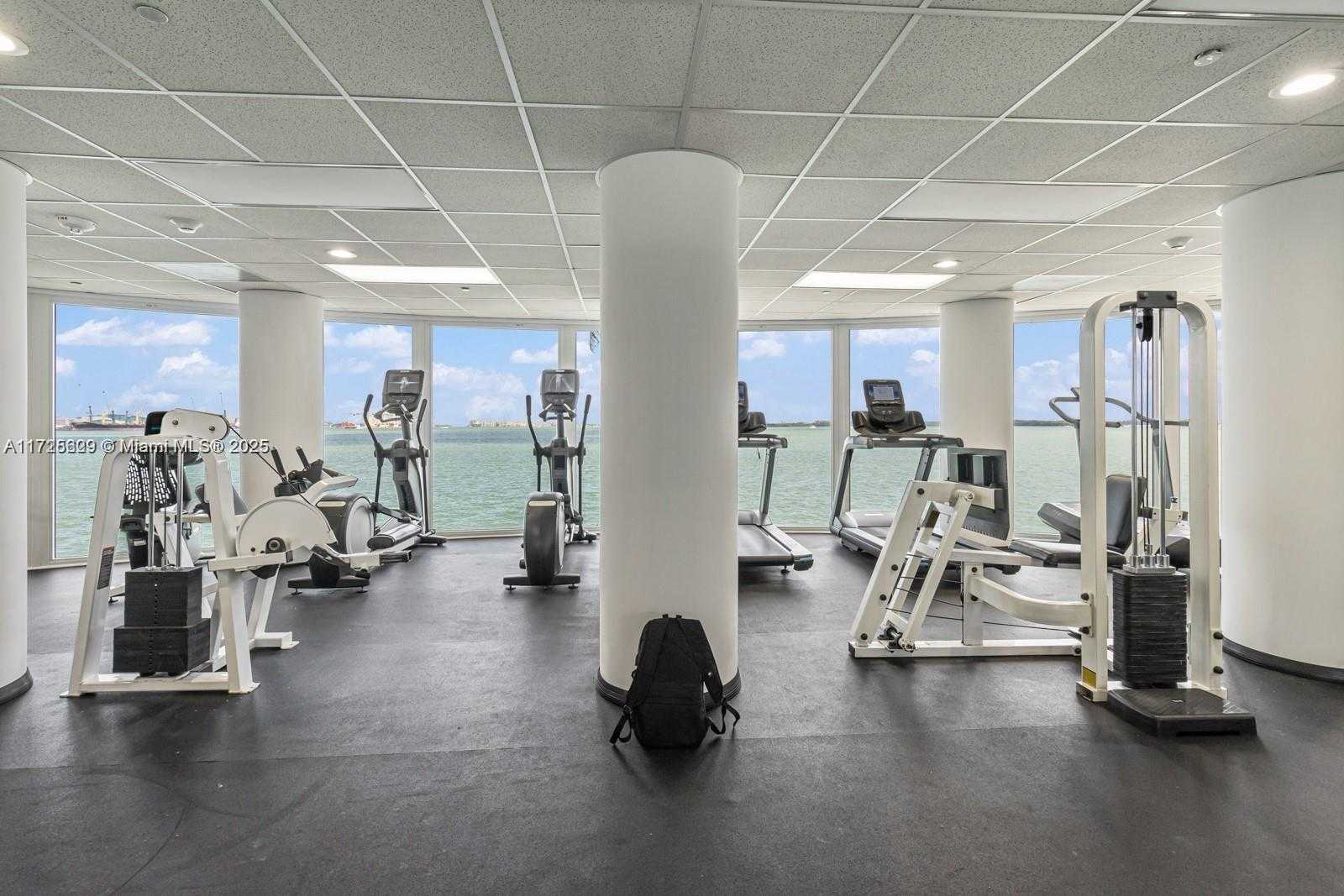 Small Image of 770 CLAUGHTON ISLAND DR #PH21, Miami Number 20