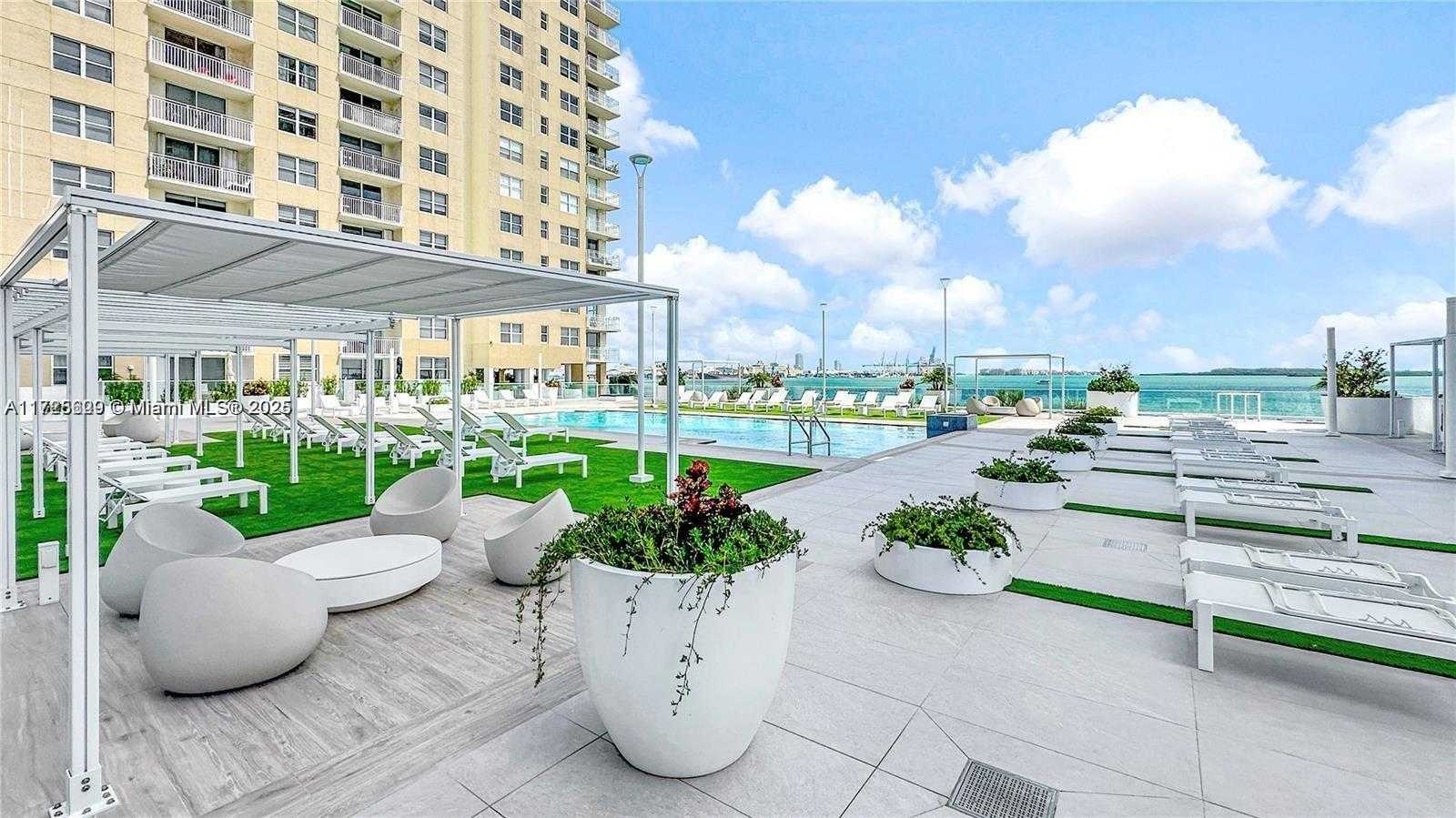 Small Image of 770 CLAUGHTON ISLAND DR #PH21, Miami Number 21