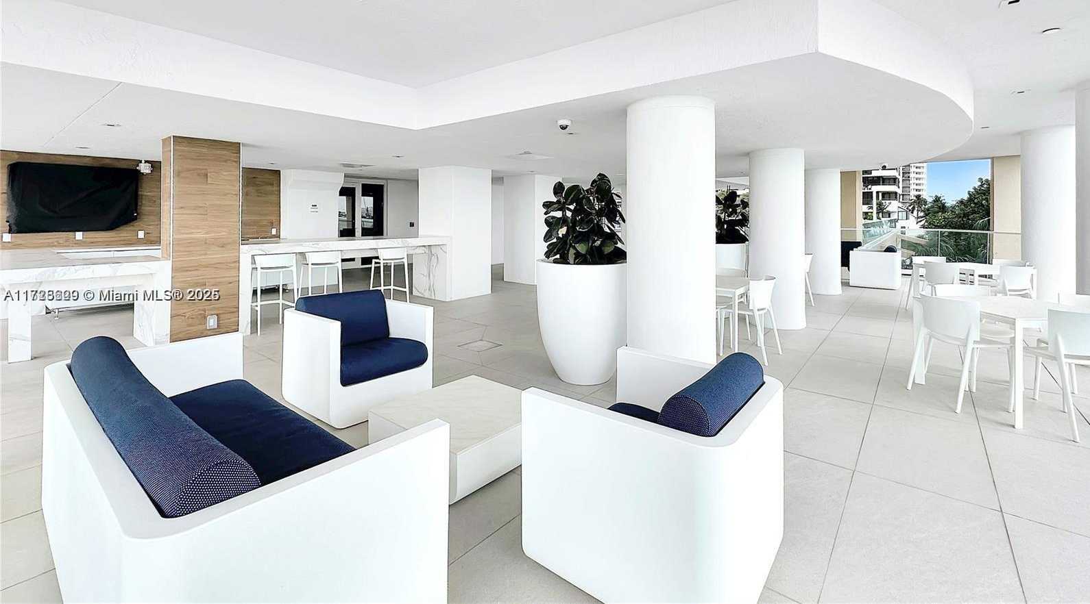 Small Image of 770 CLAUGHTON ISLAND DR #PH21, Miami Number 25