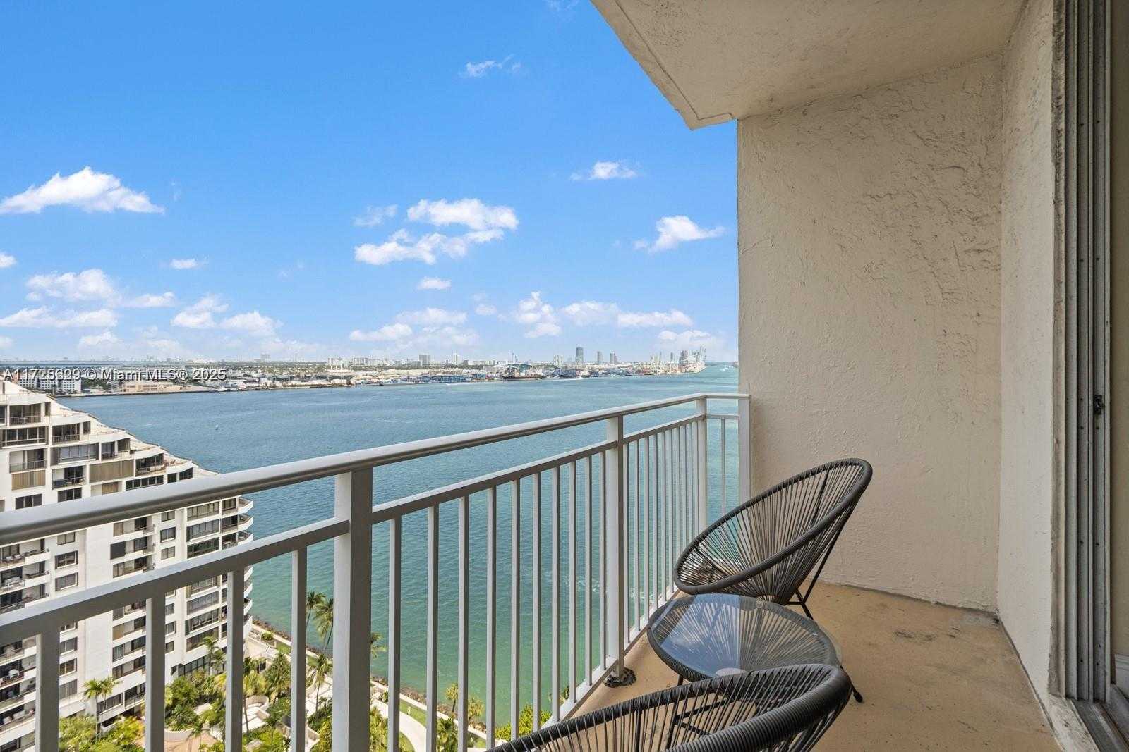 Small Image of 770 CLAUGHTON ISLAND DR #PH21, Miami Number 9