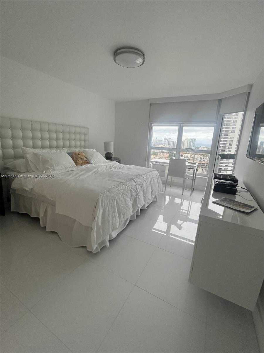 Small Image of 3530 MYSTIC POINTE DR #3007, Aventura Number 13