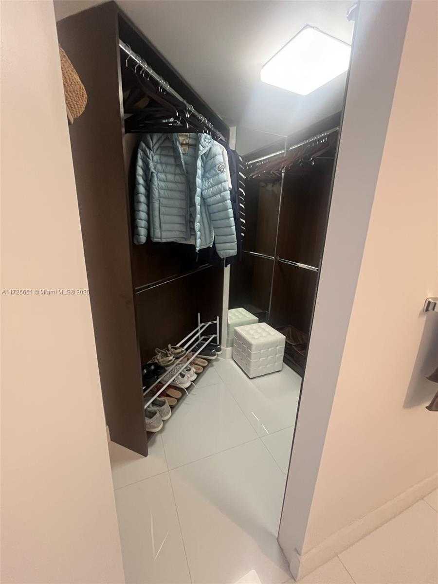 Small Image of 3530 MYSTIC POINTE DR #3007, Aventura Number 14