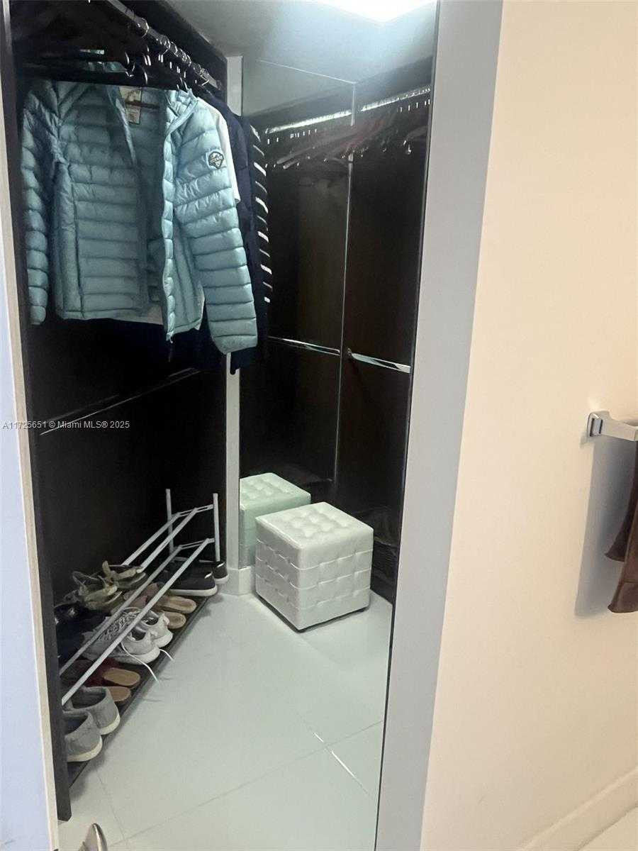 Small Image of 3530 MYSTIC POINTE DR #3007, Aventura Number 15