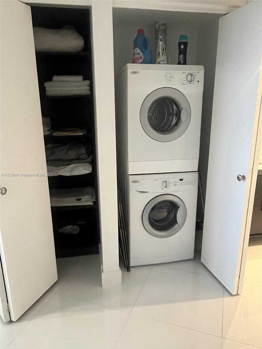 Small Image of 3530 MYSTIC POINTE DR #3007, Aventura Number 16