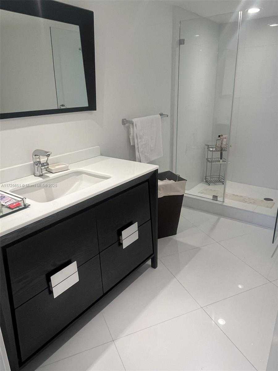 Small Image of 3530 MYSTIC POINTE DR #3007, Aventura Number 17