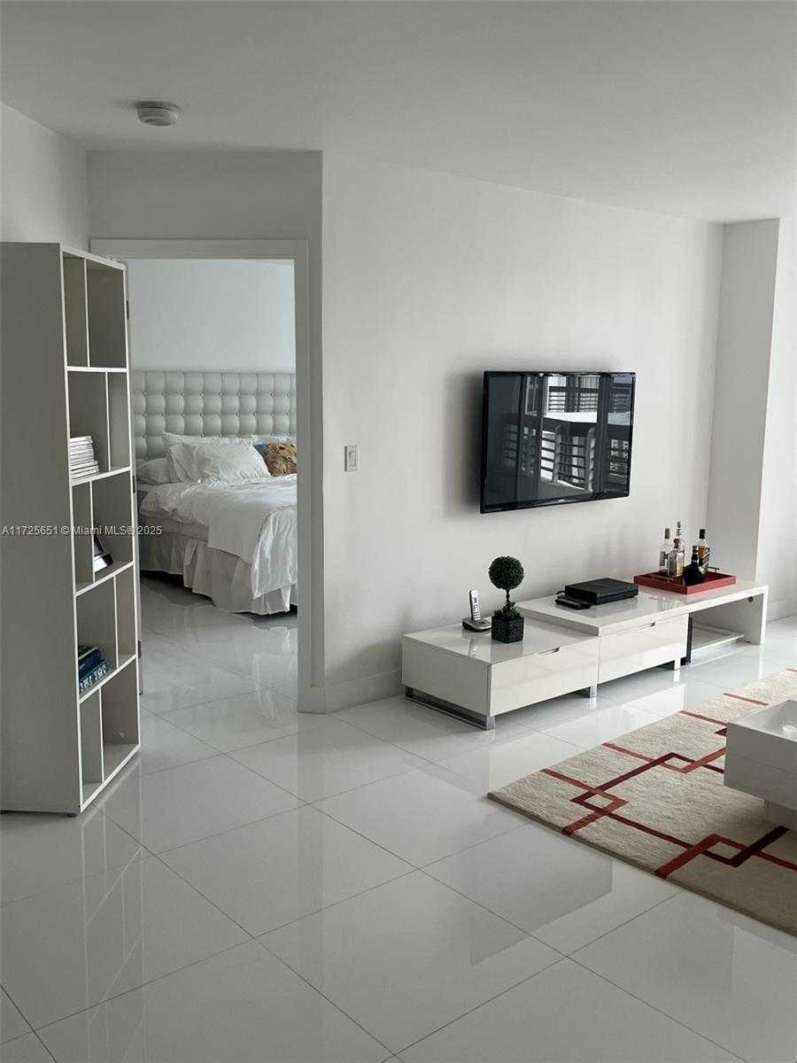 Small Image of 3530 MYSTIC POINTE DR #3007, Aventura Number 4