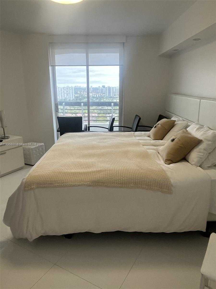Small Image of 3530 MYSTIC POINTE DR #3007, Aventura Number 8