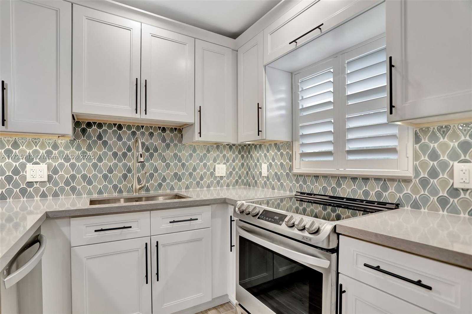 Small Image of 285 VENTNOR S #285, Deerfield Beach Number 12