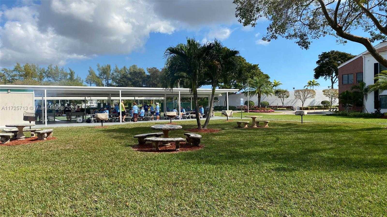 Small Image of 285 VENTNOR S #285, Deerfield Beach Number 27