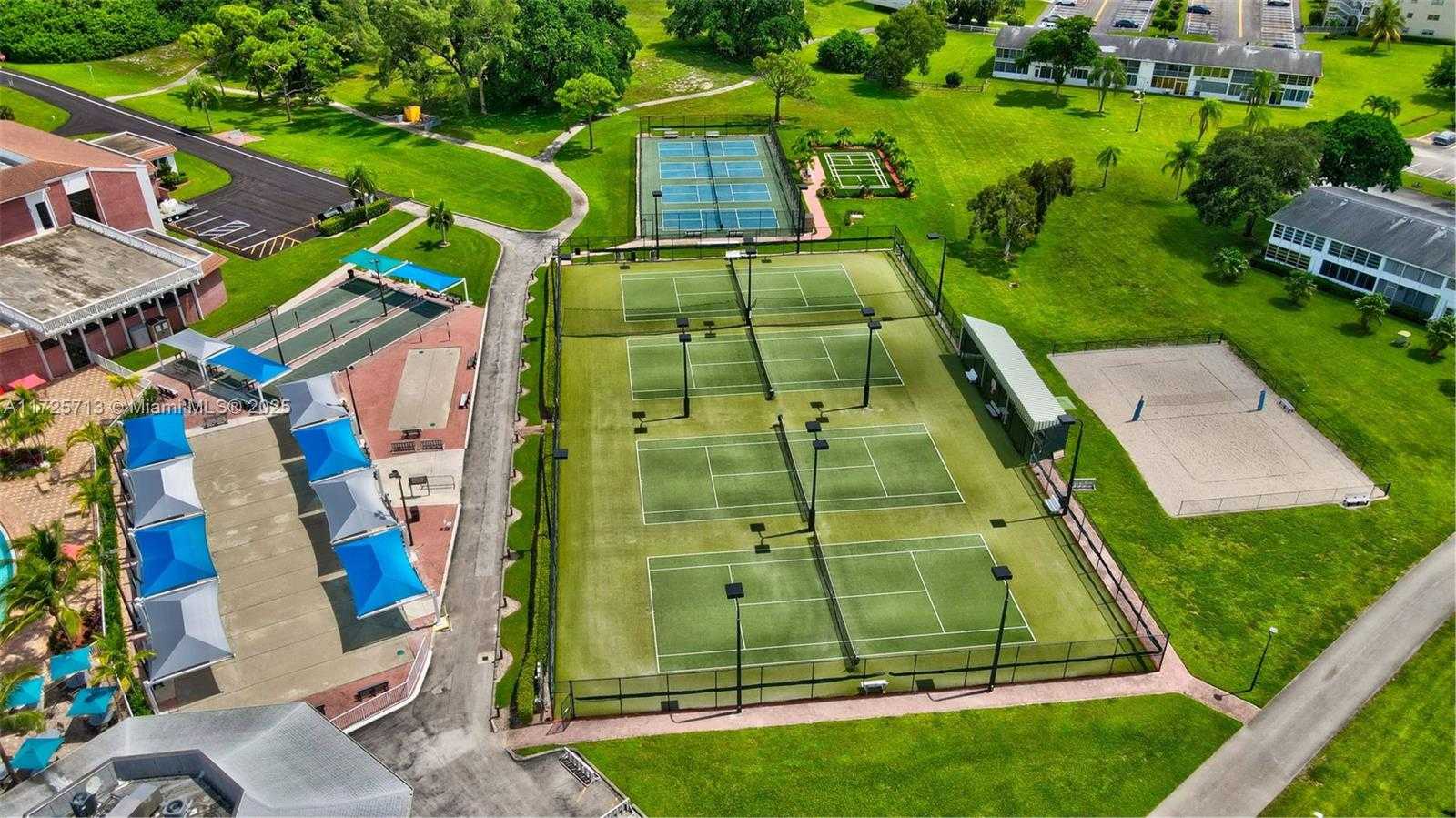 Small Image of 285 VENTNOR S #285, Deerfield Beach Number 57