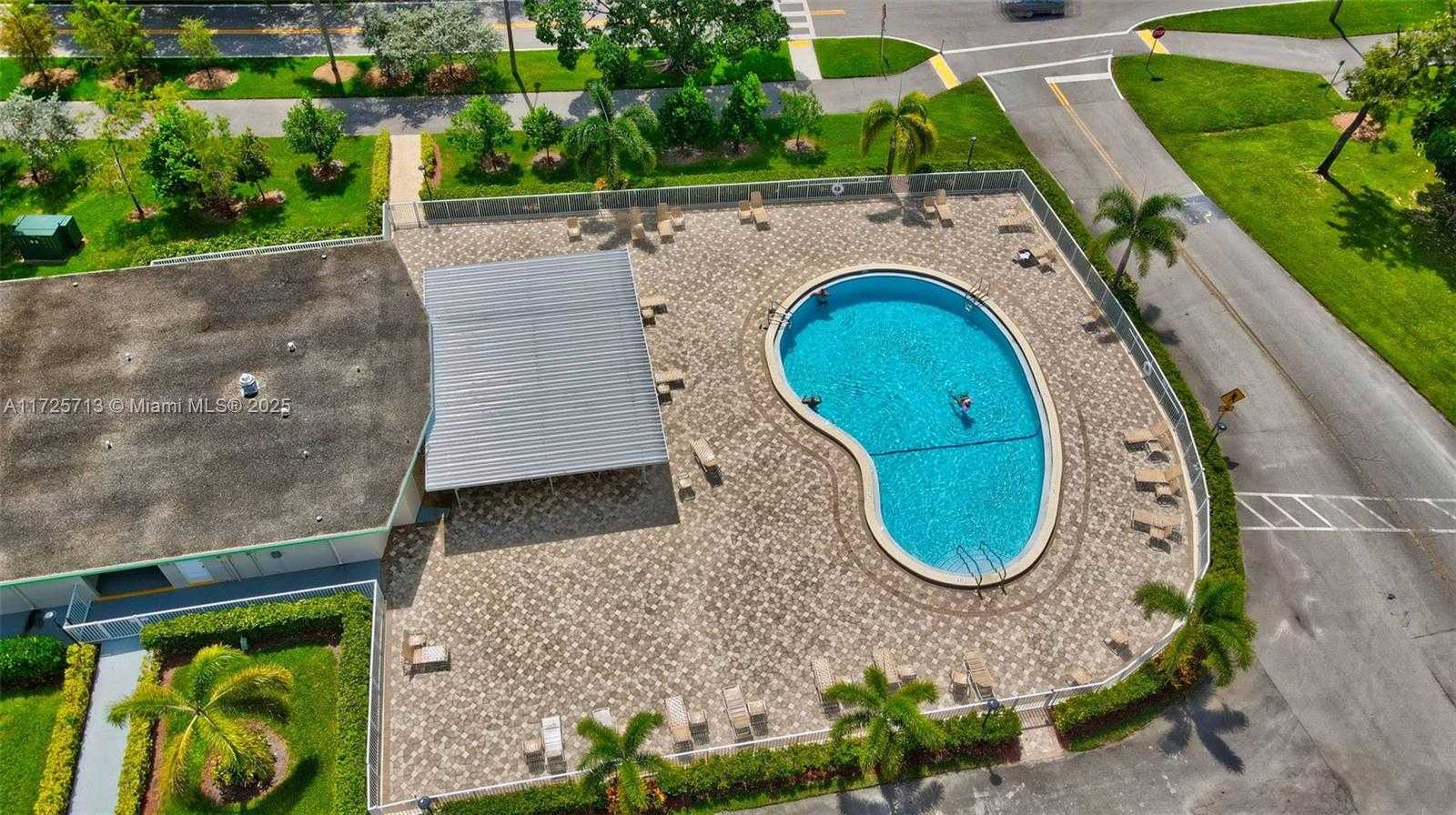 Small Image of 285 VENTNOR S #285, Deerfield Beach Number 59