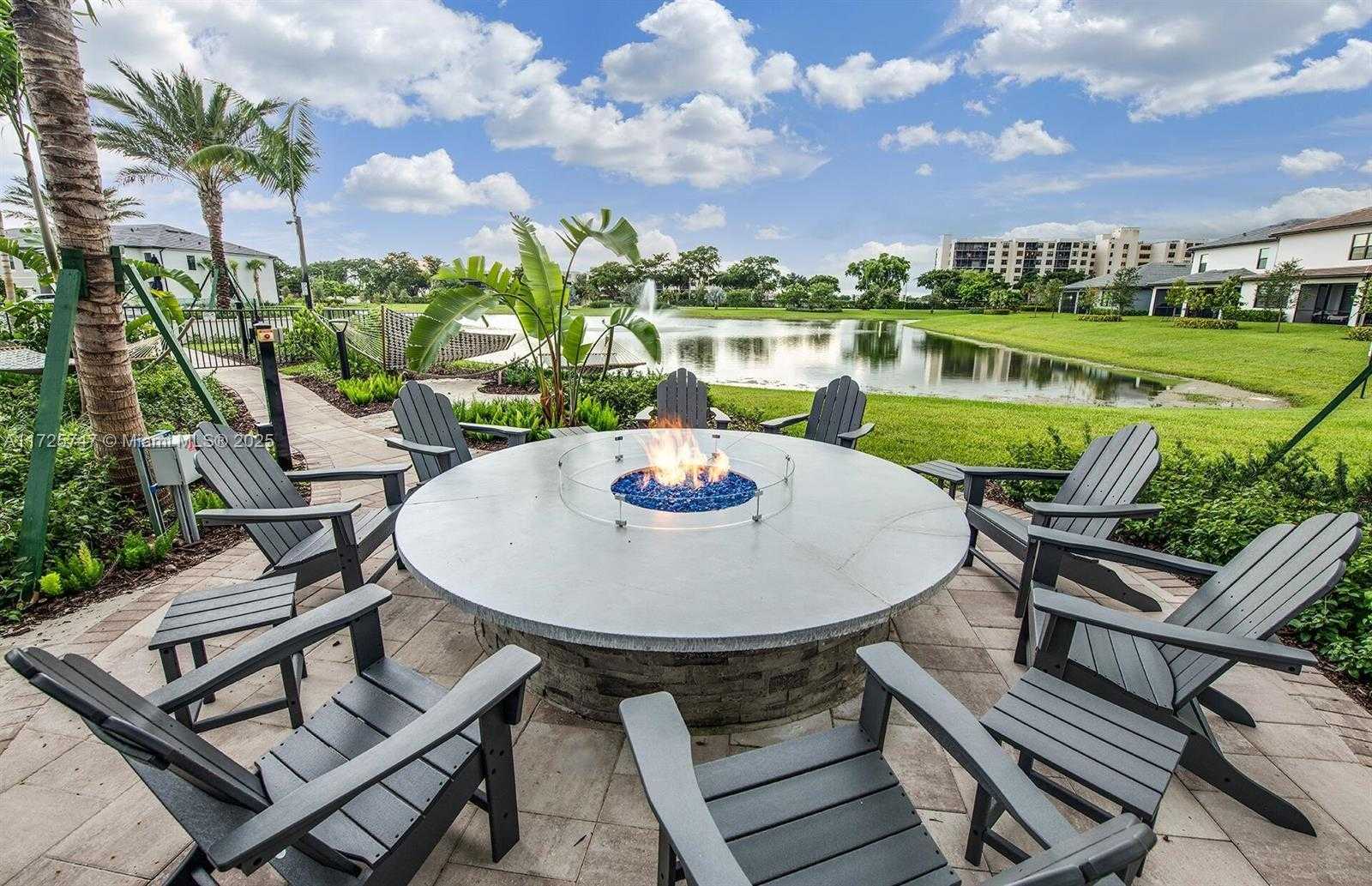Small Image of 2131 NORTH APPLETON CIR N, Oakland Park Number 11