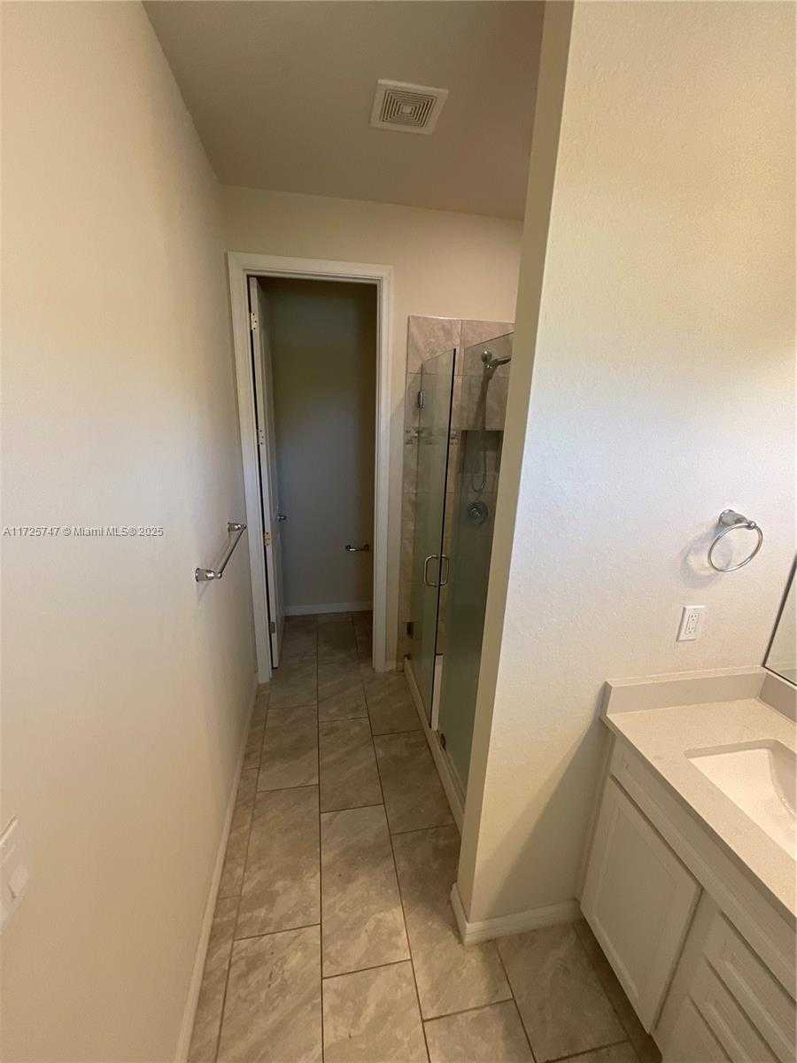 Small Image of 2131 NORTH APPLETON CIR N, Oakland Park Number 14