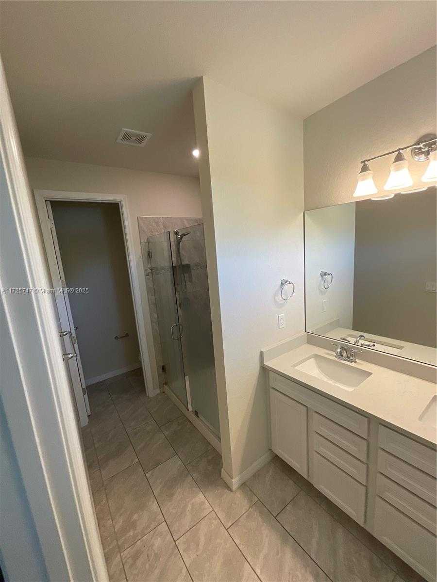 Small Image of 2131 NORTH APPLETON CIR N, Oakland Park Number 15