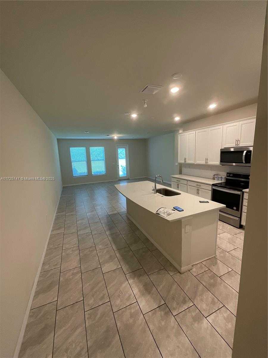 Small Image of 2131 NORTH APPLETON CIR N, Oakland Park Number 24