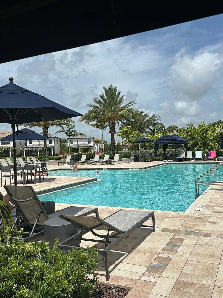 Small Image of 2131 NORTH APPLETON CIR N, Oakland Park Number 26