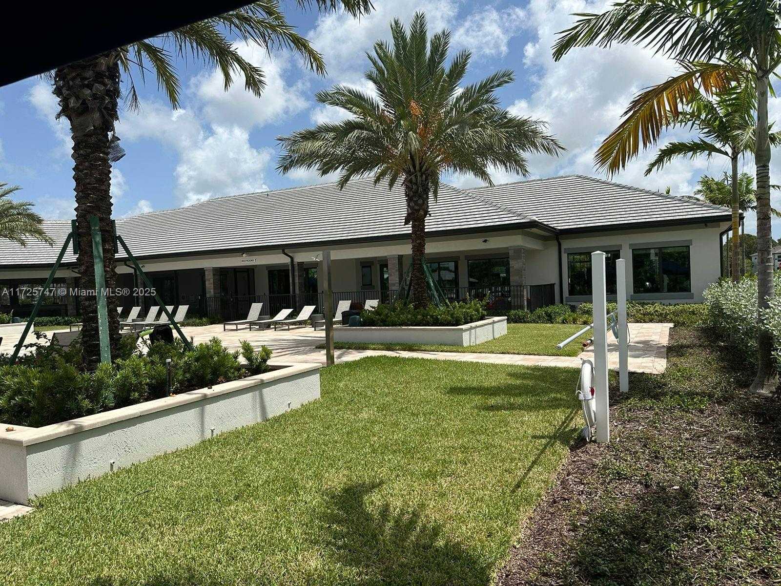 Small Image of 2131 NORTH APPLETON CIR N, Oakland Park Number 27