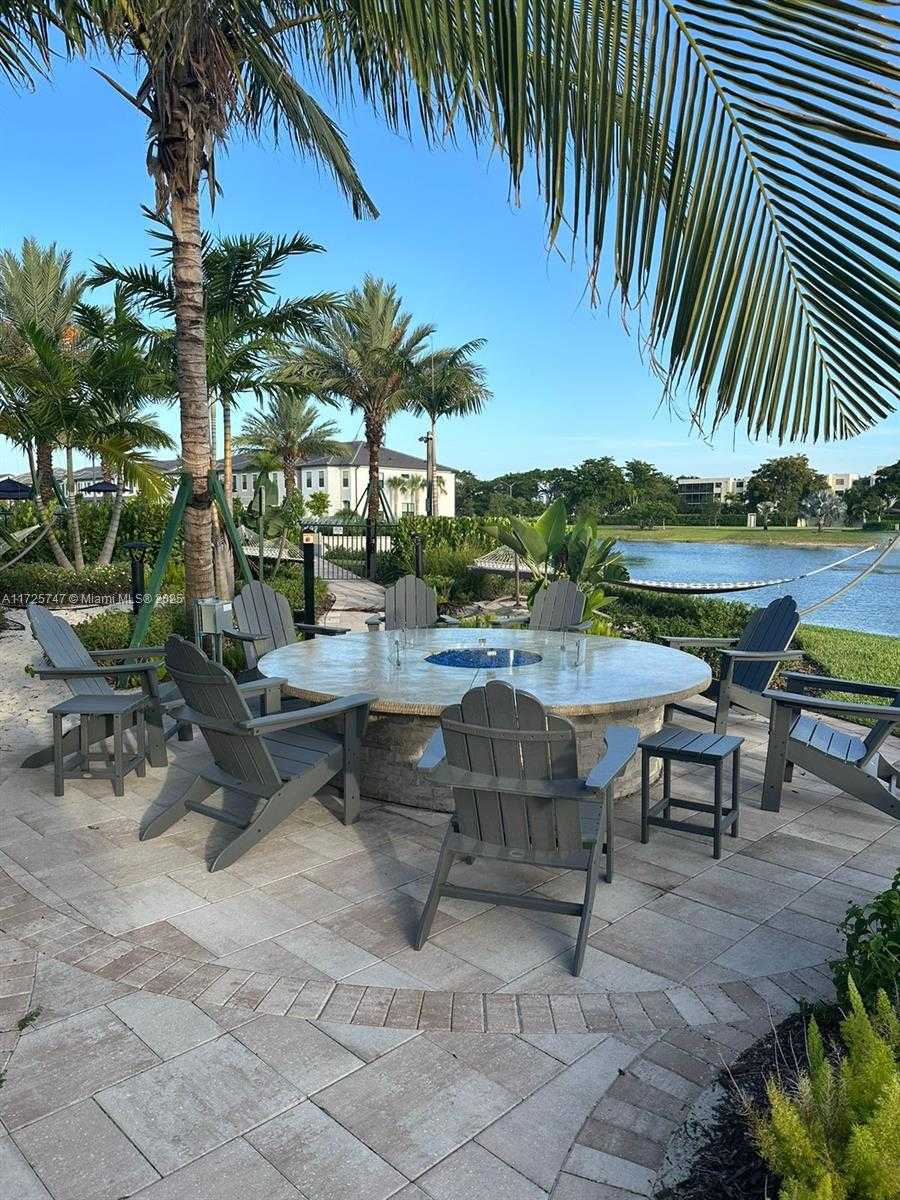 Small Image of 2131 NORTH APPLETON CIR N, Oakland Park Number 28