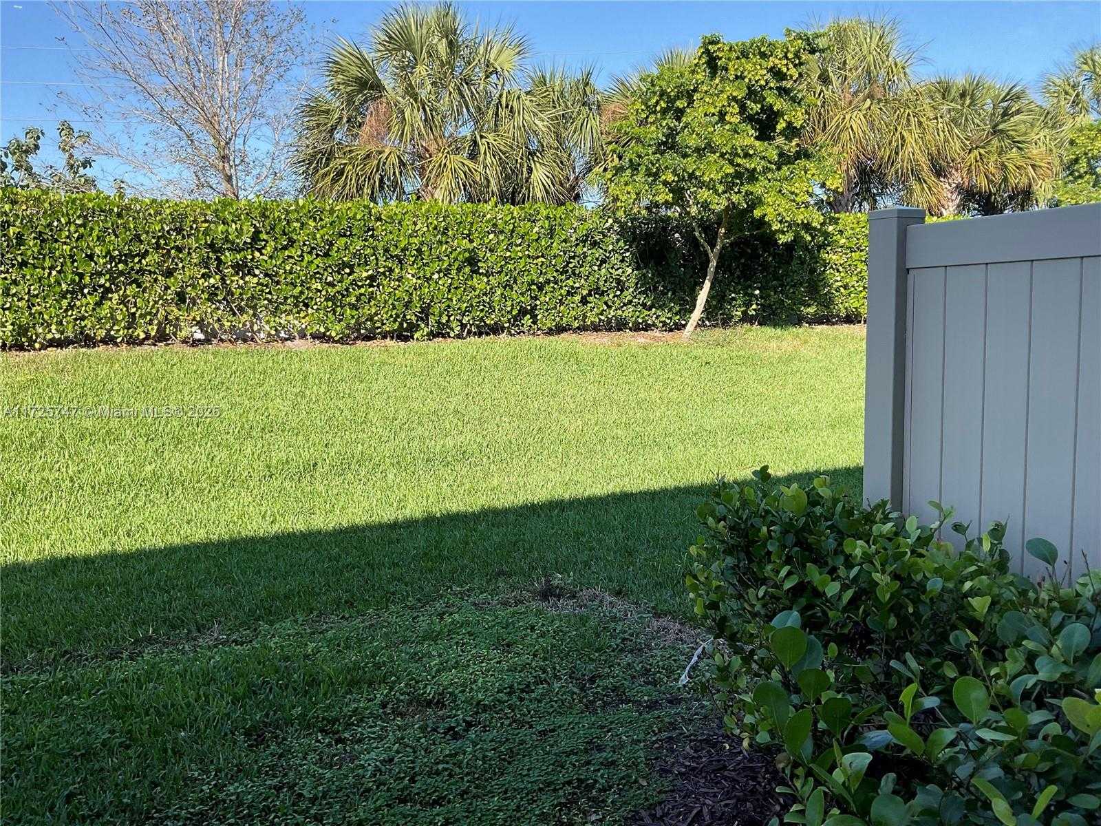 Small Image of 2131 NORTH APPLETON CIR N, Oakland Park Number 31