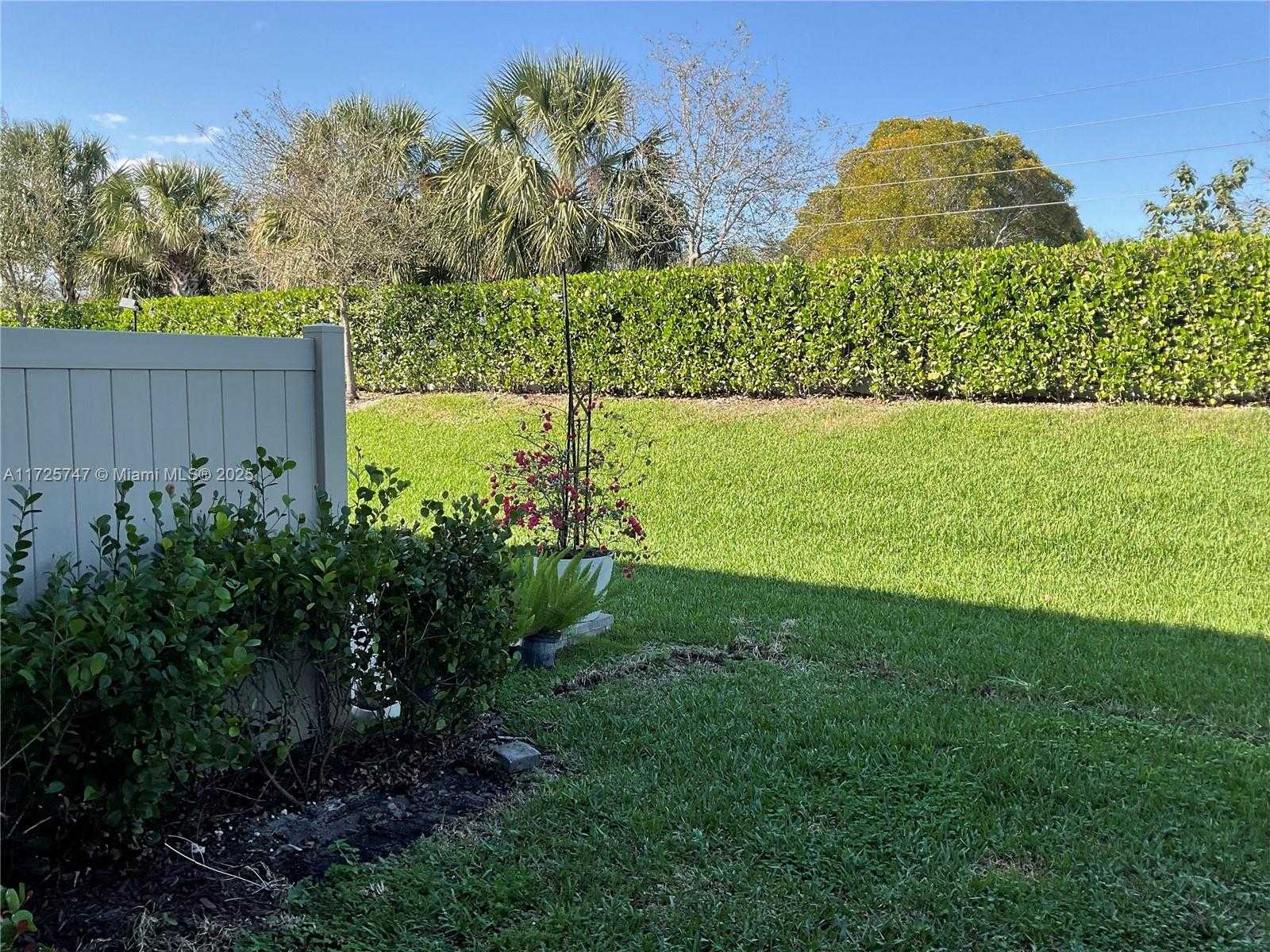 Small Image of 2131 NORTH APPLETON CIR N, Oakland Park Number 32
