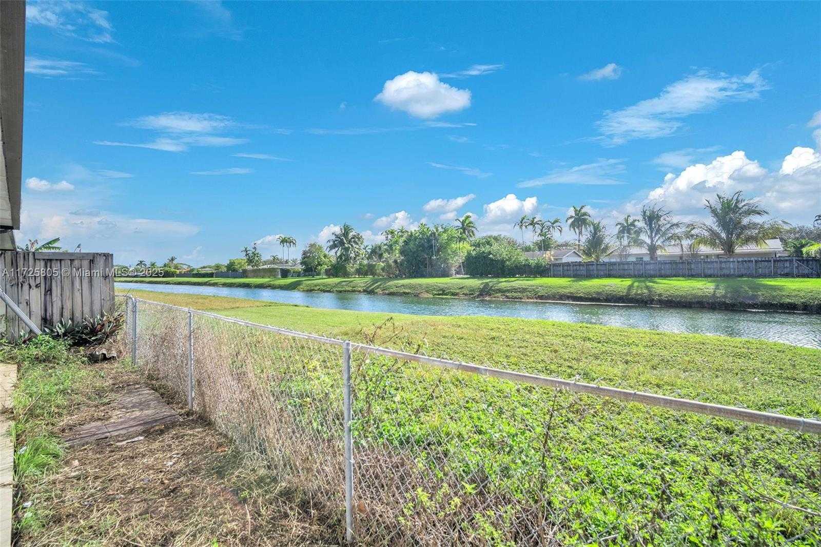 Small Image of 12104 SOUTH WEST 110TH ST CIR S, Miami Number 18