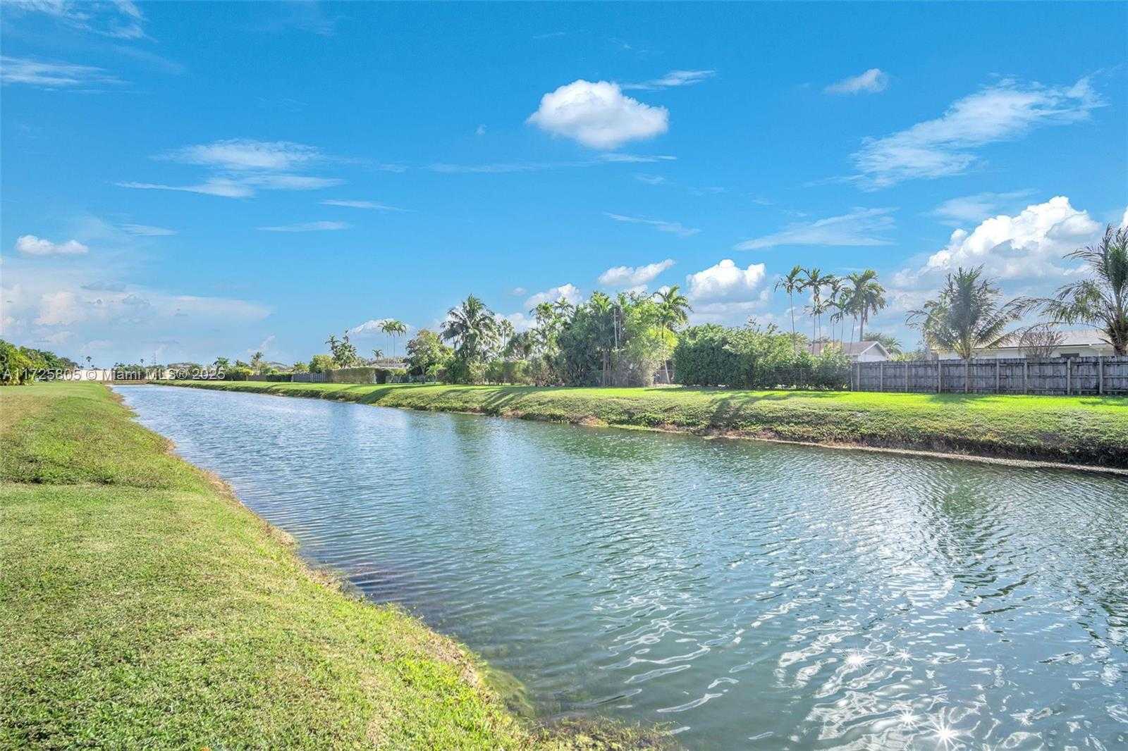 Small Image of 12104 SOUTH WEST 110TH ST CIR S, Miami Number 19