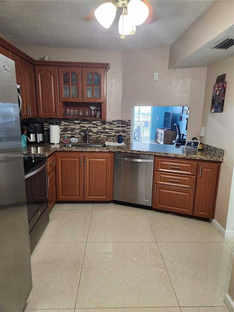 Small Image of 1750 NORTH EAST 191ST ST #428-4, Miami Number 6