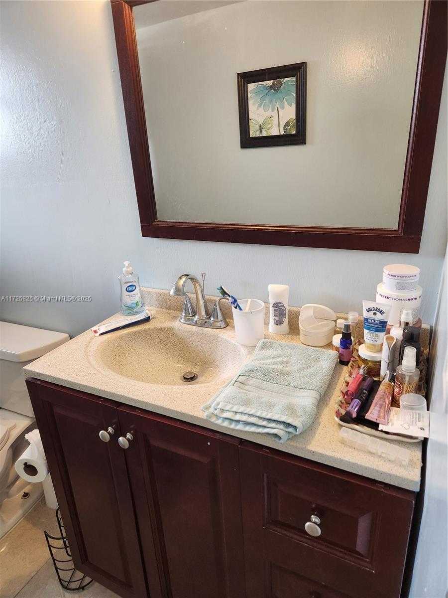 Small Image of 1750 NORTH EAST 191ST ST #428-4, Miami Number 8
