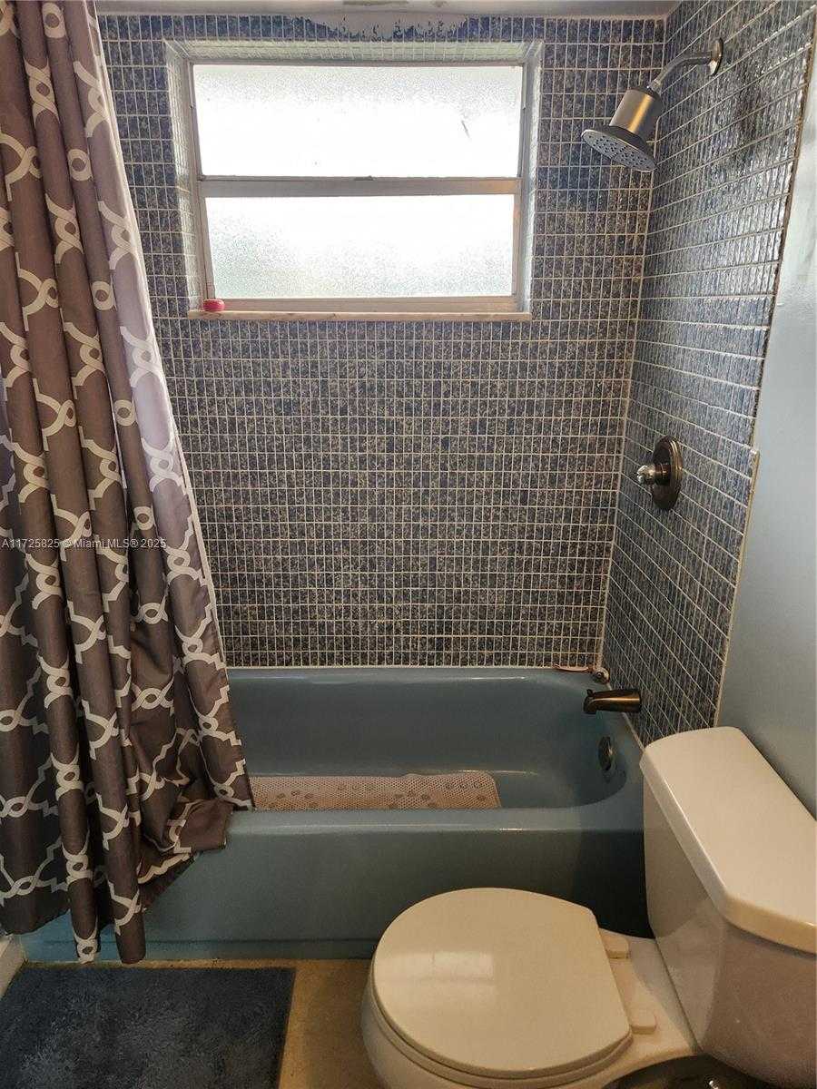 Small Image of 1750 NORTH EAST 191ST ST #428-4, Miami Number 9