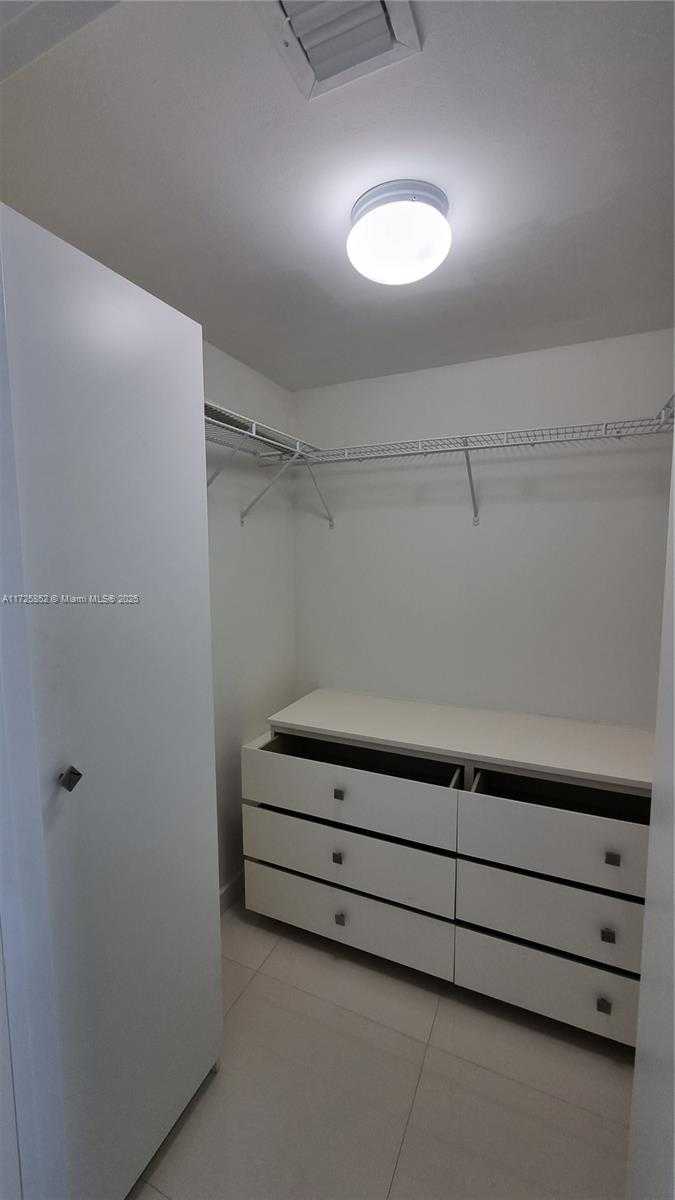 Small Image of 50 BISCAYNE BLVD #1902, Miami Number 17
