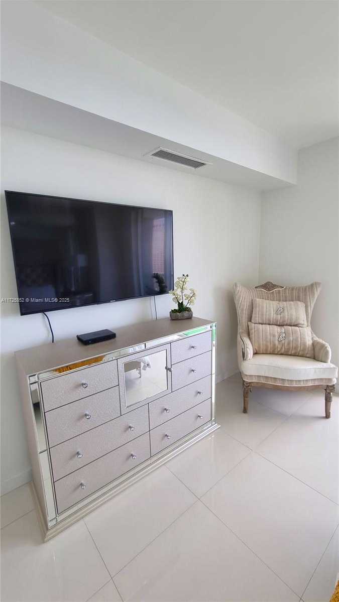 Small Image of 50 BISCAYNE BLVD #1902, Miami Number 30
