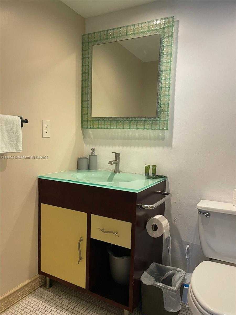Small Image of 3901 SOUTH OCEAN DR #2E, Hollywood Number 15