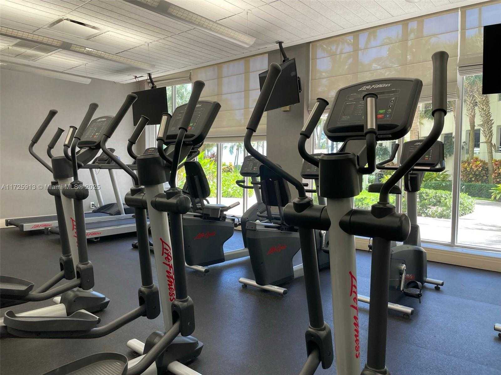 Small Image of 3901 SOUTH OCEAN DR #2E, Hollywood Number 19