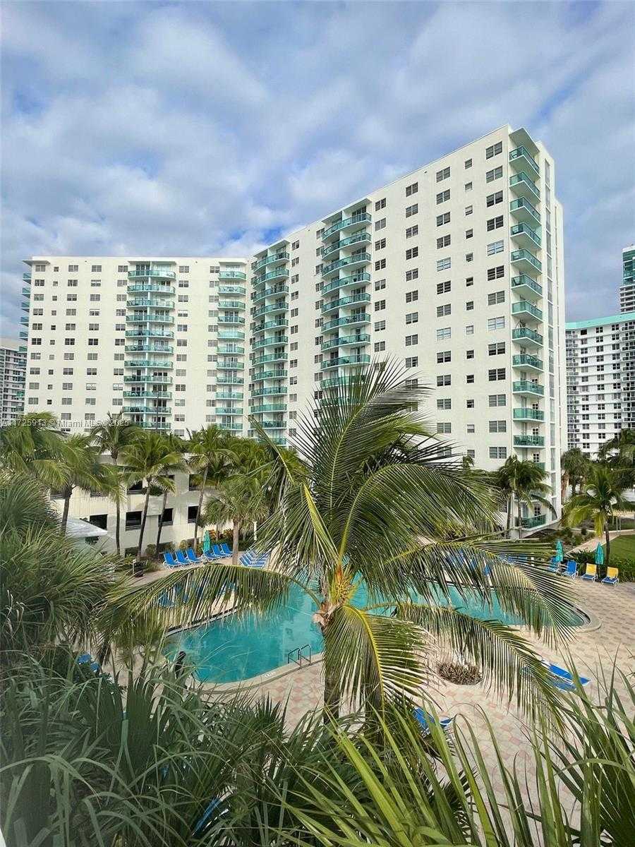 Small Image of 3901 SOUTH OCEAN DR #2E, Hollywood Number 2