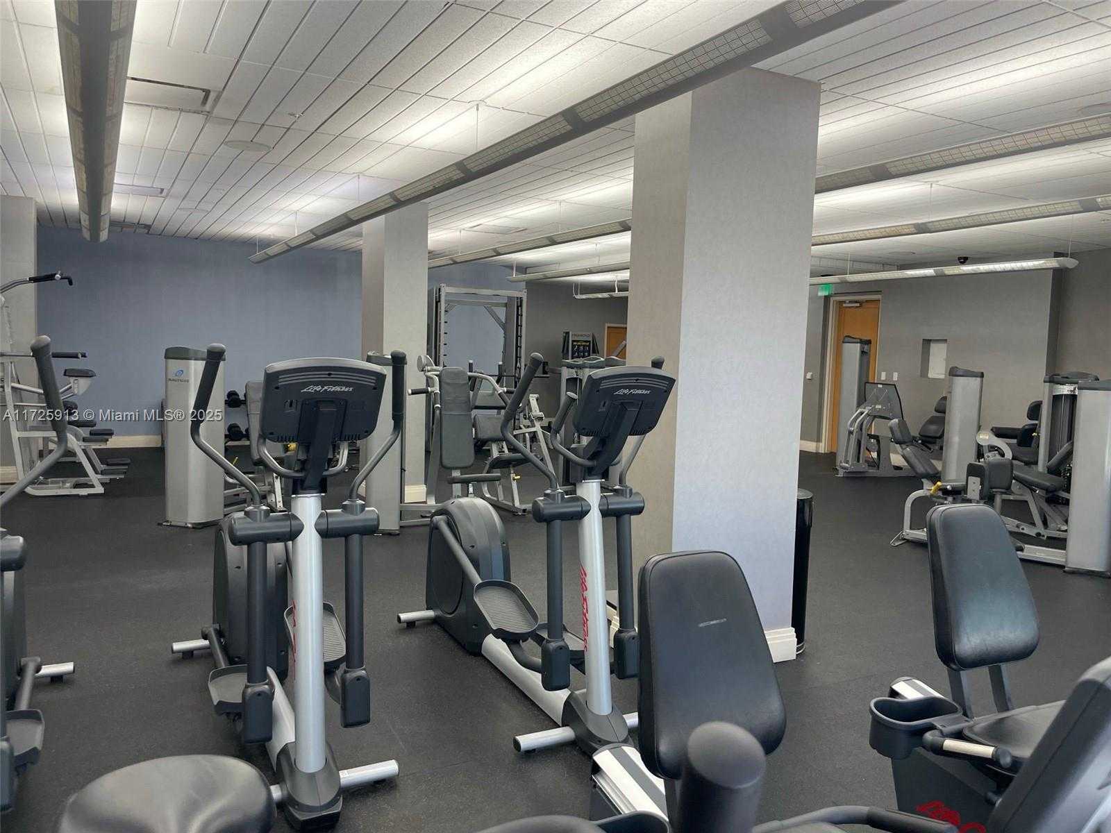 Small Image of 3901 SOUTH OCEAN DR #2E, Hollywood Number 20