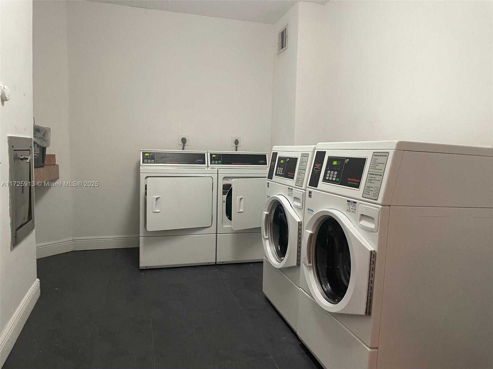 Small Image of 3901 SOUTH OCEAN DR #2E, Hollywood Number 22