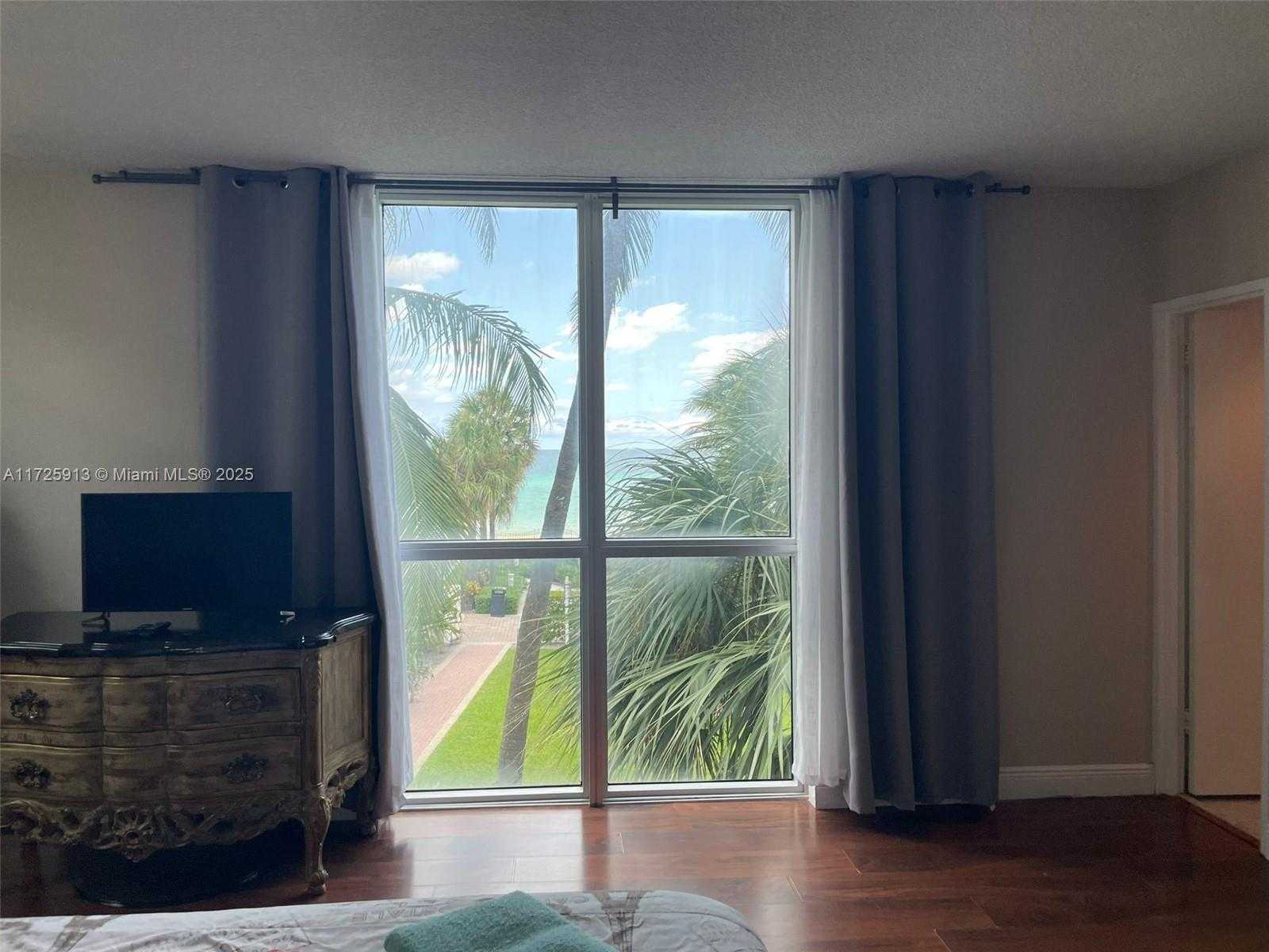 Small Image of 3901 SOUTH OCEAN DR #2E, Hollywood Number 3