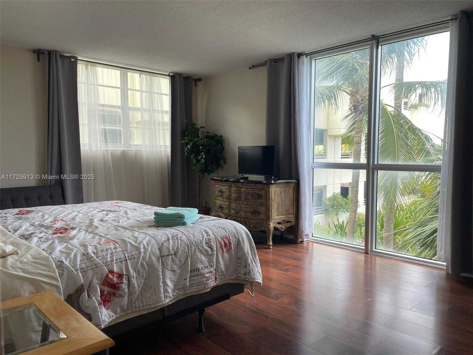 Small Image of 3901 SOUTH OCEAN DR #2E, Hollywood Number 4