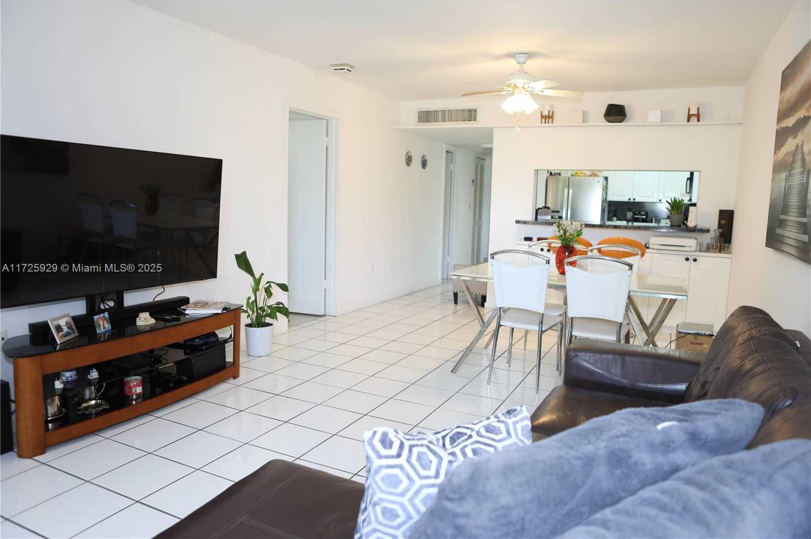 Small Image of 55 OCEAN LANE DR #3030, Key Biscayne Number 14