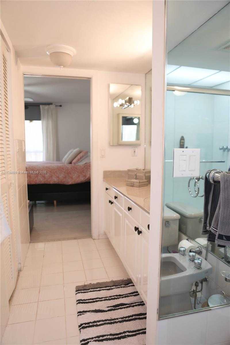 Small Image of 55 OCEAN LANE DR #3030, Key Biscayne Number 27
