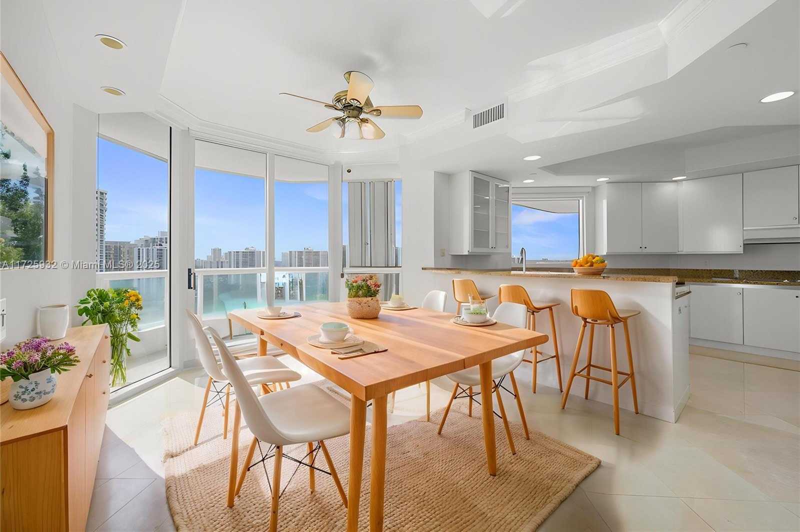 Small Image of 21050 POINT PL #1705, Aventura Number 12