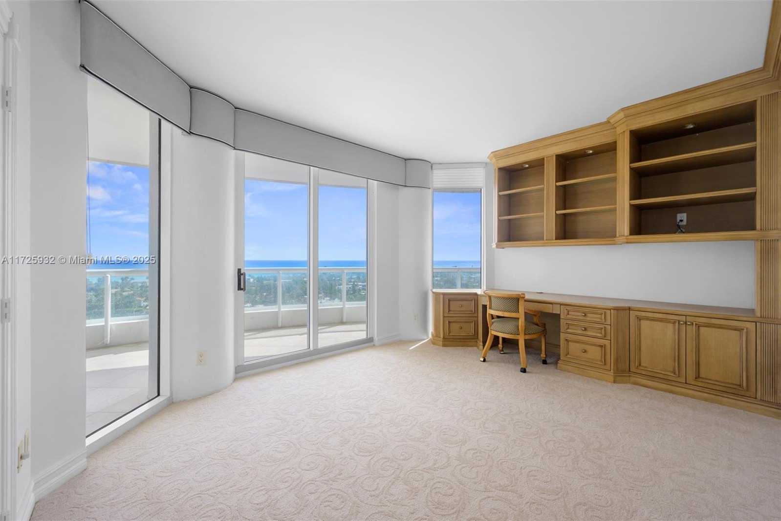 Small Image of 21050 POINT PL #1705, Aventura Number 18