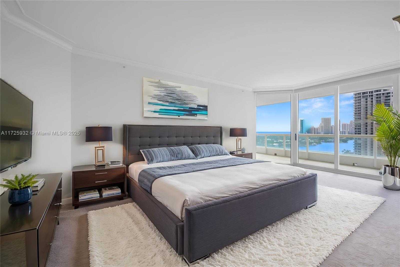 Small Image of 21050 POINT PL #1705, Aventura Number 19