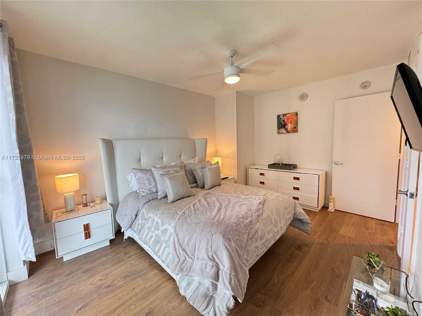 Small Image of 50 BISCAYNE BLVD #3510, Miami Number 6