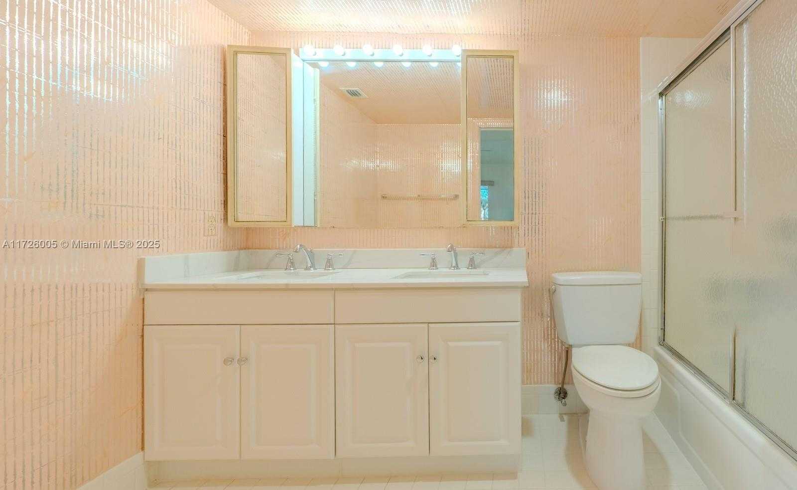Small Image of 2005 GRANADA DR #E3, Coconut Creek Number 11