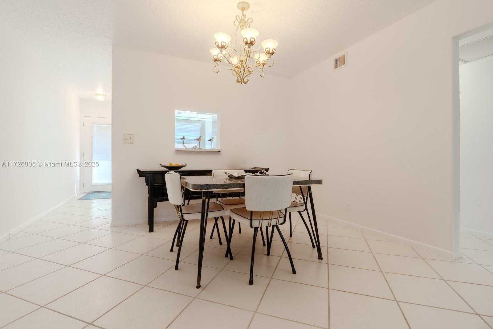 Small Image of 2005 GRANADA DR #E3, Coconut Creek Number 7