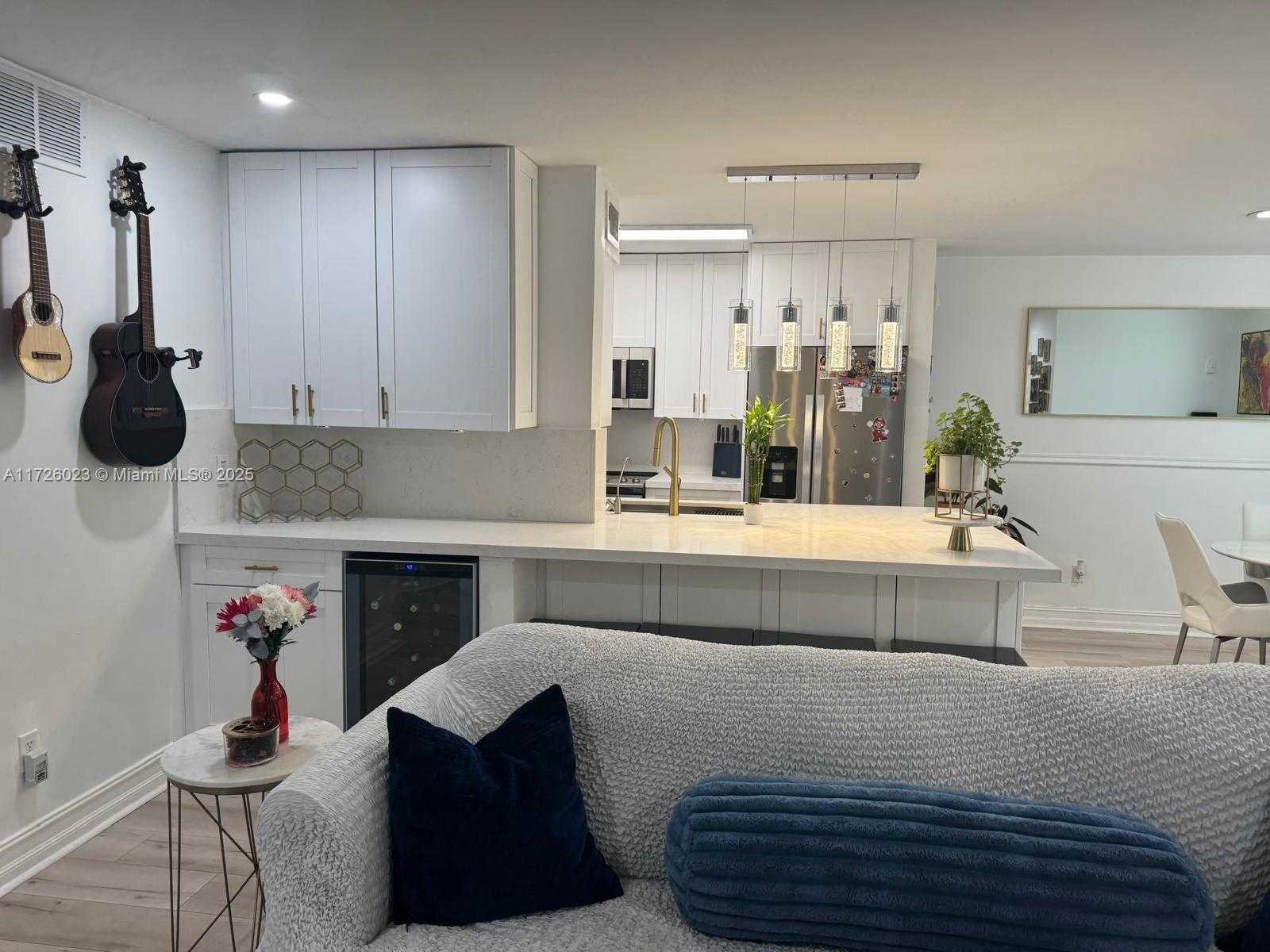 Small Image of 995 RIVERSIDE #111, Coral Springs Number 3