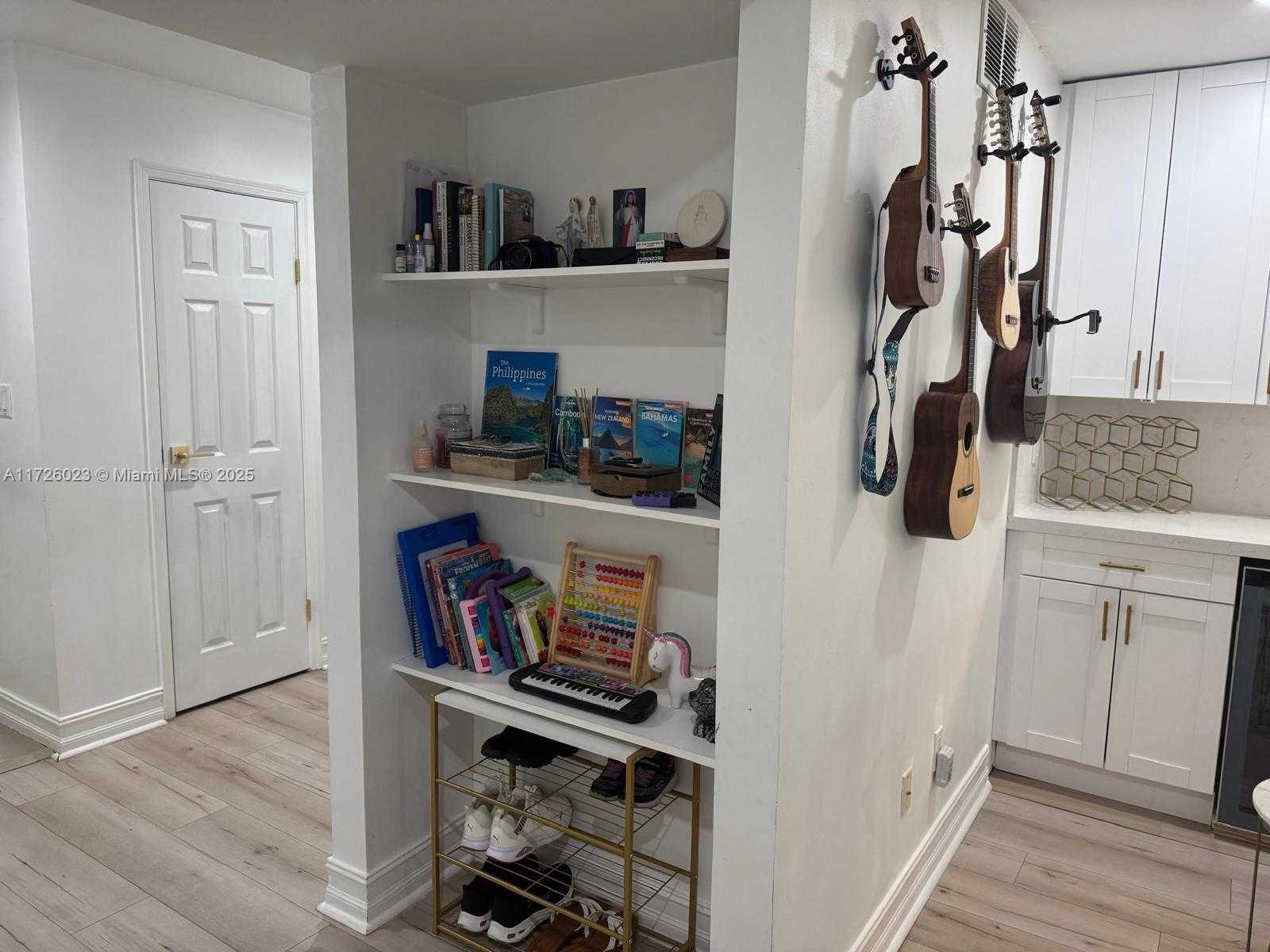 Small Image of 995 RIVERSIDE #111, Coral Springs Number 9