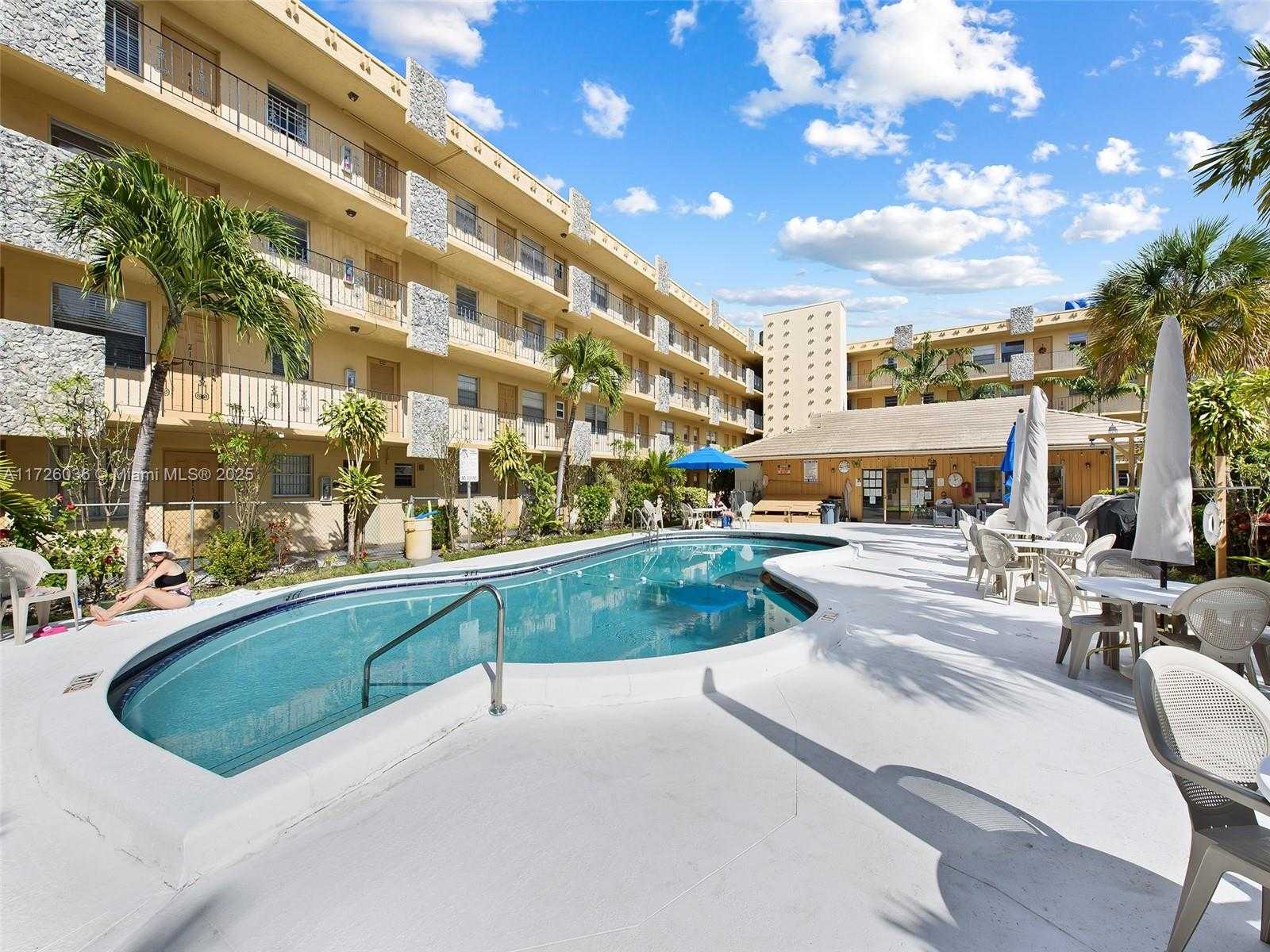 Small Image of 2145 PIERCE ST #320, Hollywood Number 12
